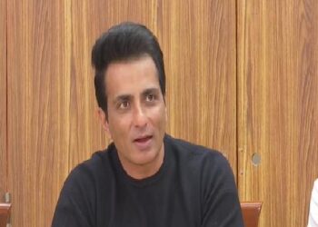 ਸੋਨੂ ਸੂਦ ਦੇ ਟਿਕਾਣਿਆਂ ਤੇ ਛਾਪੇ ਦਾ ਆਮ ਤੇ ਸ਼ਿਵ ਸੈਨਾ ਨੇ ਕੀਤਾ ਵਿਰੋਧ