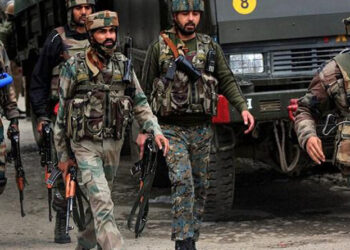 ਜੰਮੂ-ਕਸ਼ਮੀਰ ਵਿੱਚ ਵੱਖ-ਵੱਖ ਮੁਕਾਬਲਿਆਂ ਦੌਰਾਨ 5 ਸੁਰੱਖਿਆ ਕਰਮੀ ਸ਼ਹੀਦ, 2 ਅੱਤਵਾਦੀ ਹਲਾਕ