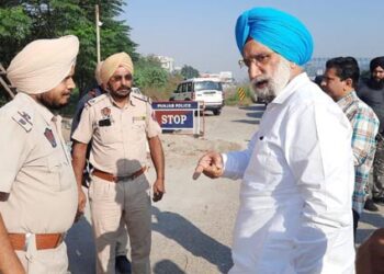 ਡਿਪਟੀ ਮੁੱਖ ਮੰਤਰੀ ਰੰਧਾਵਾ ਨੇ ਅਚਨਚੇਤ ਪੁਲਿਸ ਨਾਕਿਆਂ ਦੀ ਚੈਕਿੰਗ ਕੀਤੀ