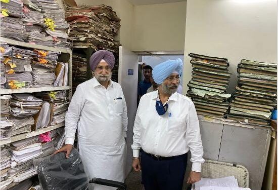 ਸੁਖਜਿੰਦਰ ਰੰਧਾਵਾ ਨੇ ਮਾਰਿਆ ਪੰਜਾਬ ਪੁਲਿਸ ਹੈਡਕੁਆਰਟਰ ’ਤੇ ਛਾਪਾ