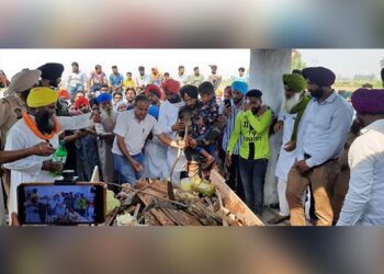 ਸ਼ਹੀਦ ਮਨਦੀਪ ਸਿੰਘ ਦਾ ਸਰਕਾਰੀ ਸਨਮਾਨਾਂ ਨਾਲ ਹੋਇਆ ਅੰਤਿਮ ਸਸਕਾਰ