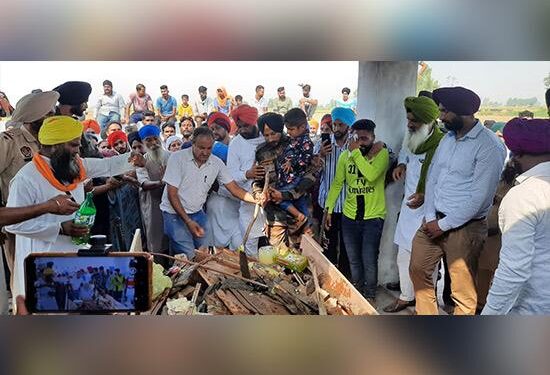 ਸ਼ਹੀਦ ਮਨਦੀਪ ਸਿੰਘ ਦਾ ਸਰਕਾਰੀ ਸਨਮਾਨਾਂ ਨਾਲ ਹੋਇਆ ਅੰਤਿਮ ਸਸਕਾਰ