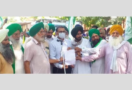 ਲਖੀਮਪੁਰ ਖੀਰੀ ਘਟਨਾ ਦੇ ਵਿਰੁੱਧ ਰਾਸ਼ਟਰਪਤੀ ਦੇ ਨਾਂਅ ਮੰਗ-ਪੱਤਰ ਦਿੱਤਾ