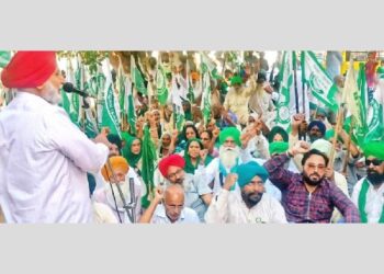 ਧਨੌਲਾ ਪੁਲਿਸ ਵੱਲੋਂ ਦਰਜ ਝੂਠੇ ਕੇਸ ਰੱਦ ਕਰਵਾਉਣ ਲਈ ਥਾਣੇ ਮੂਹਰੇ ਧਰਨਾ ਲਾਇਆ