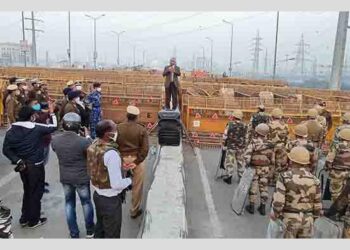 ਟਿਕਰੀ ਬਾਰਡਰ : ਪੁਲਿਸ ਵੱਲੋਂ ਬੈਰੀਕੇਡਿੰਗ ਹਟਾਉਣੇ ਸ਼ੁਰੂ