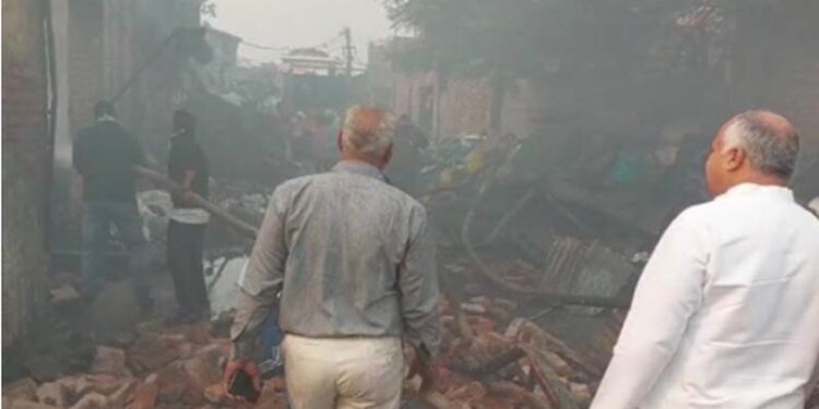 ਪਟਿਆਲਾ ਵਿੱਚ ਪਲਾਸਟਿਕ ਦੇ ਤਿੰਨ ਗੁਦਾਮਾਂ ਨੂੰ ਅੱਗ ਲੱਗਣ ਕਾਰਨ ਕਰੋੜਾਂ ਦਾ ਸਾਮਾਨ ਸੜ ਕੇ ਸੁਆਹ