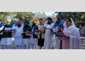 ਆਮ ਆਦਮੀ ਪਾਰਟੀ ਨੇ ਵਿਧਾਨ ਸਭਾ ਦਾ ਇਜਲਾਸ ਹੋਰ ਵਧਾਉਣ ਲਈ ਕੀਤਾ ਪ੍ਰਦਰਸ਼ਨ
