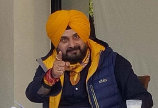 ਨਵਜੋਤ ਸਿੱਧੂ ਨੇ ਕੱਸਿਆ ਕੈਪਟਨ ਅਮਰਿੰਦਰ ਸਿੰਘ ਤੇ ਤੰਜ,