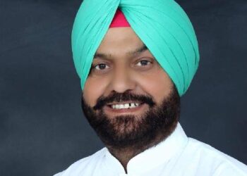 ਕੀ ਡੇਰਾ ਸੱਚਾ ਸੌਦਾ ਨਾਲ ਜੁੜੇ ਸ਼ਰਧਾਲੂਆਂ ਦੀਆਂ ਵੋਟਾਂ ਦਾ ਲਾਹਾ ਲੈਣ ਲਈ ਬੀਜੇਪੀ ਡੇਰਾ ਮੁਖੀ ਦੇ ਕੁੜਮ ਦੇ ਸੰਪਰਕ ਵਿੱਚ ਹੈ ?