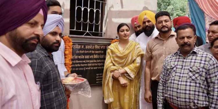 ਕੈਬਨਿਟ ਮੰਤਰੀ ਅਨਮੋਲ ਗਗਨ ਮਾਨ ਵੱਲੋਂ ਵੱਖ-ਵੱਖ ਪਿੰਡਾਂ ਦੇ ਵਿਕਾਸ ਕਾਰਜਾਂ ਦਾ ਜਾਇਜ਼ਾ