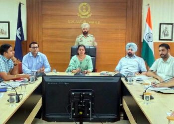 ਡਿਪਟੀ ਕਮਿਸ਼ਨਰ ਮੁਹਾਲੀ ਵੱਲੋਂ ਸੰਭਾਵੀ ਹੜ੍ਹਾਂ ਦੀ ਰੋਕਥਾਮ ਲਈ ਸਮੀਖਿਆ ਮੀਟਿੰਗ ਡਰੇਨਜ਼ ਦੀ ਸਾਫ ਸਫਾਈ ਵੱਲ ਵਿਸ਼ੇਸ਼ ਧਿਆਨ ਦੇਣ ਦੇ ਨਿਰਦੇਸ਼