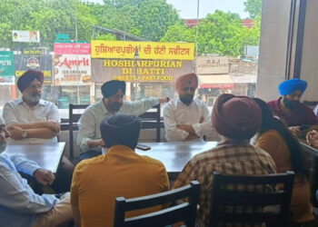 ਭਿਖਾਰੀਆਂ ਤੋਂ ਬੁਰੀ ਤਰ੍ਹਾਂ ਪਰੇਸ਼ਾਨ ਹਨ ਫੇਜ਼-5 ਮਾਰਕੀਟ ਦੇ ਦੁਕਾਨਦਾਰ ਮਾਰਕੀਟ ਵੈਲਫੇਅਰ ਐਸੋਸੀਏਸ਼ਨ ਦੀ ਮੀਟਿੰਗ ਵਿੱਚ ਮਸਲੇ ਵਿਚਾਰੇ