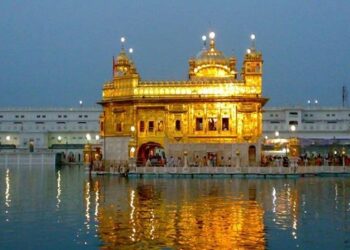 ਪੱਛਮੀ ਬੰਗਾਲ ਦੇ ਮੈਂਬਰ ਪਾਰਲੀਮੈਂਟ ਅਤੇ ਆਲ ਇੰਡੀਆ ਫੁੱਟਬਾਲ ਫੈਡਰੇਸ਼ਨ ਦੇ ਪ੍ਰਧਾਨ ਸ੍ਰੀ ਦਰਬਾਰ ਸਾਹਿਬ ਹੋਏ ਨਤਮਸਤਕ