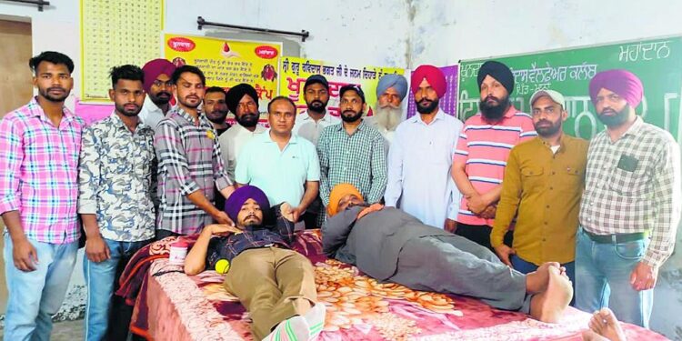 ਸਿਵਲ ਹਸਪਤਾਲ ਵਿਖੇ ਸਵੈ-ਇੱਛੁਕ ਖੁੂਨਦਾਨ ਕੈਂਪ ਲਗਾਇਆ