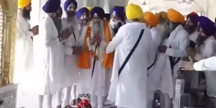 ਸ਼੍ਰੀ ਅਕਾਲ ਤਖ਼ਤ ਸਾਹਿਬ ਦੇ ਨਵੇਂ ਥਾਪੇ ਗਏ ਜਥੇਦਾਰ ਗਿਆਨੀ ਰਘਬੀਰ ਸਿੰਘ ਨੇ ਸੇਵਾ ਸੰਭਾਲੀ