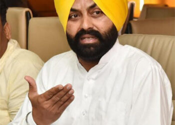 ਮਨਿਸਟਰਜ਼ ਫ਼ਲਾਇੰਗ ਸਕੁਐਡ ਵੱਲੋਂ ਤਿੰਨ ਕੰਡਕਟਰ ਕਾਬੂ ਸਰਕਾਰੀ ਖ਼ਜ਼ਾਨੇ ਨੂੰ ਲਾ ਰਹੇ ਸਨ ਖੋਰਾ, ਟਰਾਂਸਪੋਰਟ ਮੰਤਰੀ ਵਲੋਂ ਸਖ਼ਤ ਕਾਰਵਾਈ ਦੇ ਆਦੇਸ਼