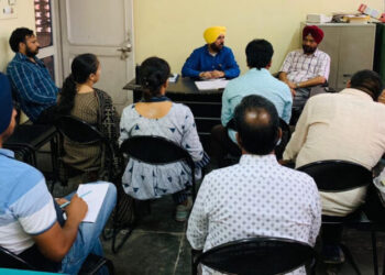 ਪਰਾਲੀ ਦੀ ਸਾਂਭ ਸੰਭਾਲ ਅਤੇ ਅੱਗ ਲੱਗਣ ਦੀਆਂ ਘਟਨਾਵਾਂ ਤੇ ਕਾਬੂ ਪਾਉਣ ਲਈ ਕਿਸਾਨਾਂ ਨਾਲ ਨਿੱਜੀ ਤੌਰ ਤੇ ਸੰਪਰਕ ਕਰਨ ਅਧਿਕਾਰੀ : ਮੁੱਖ ਖੇਤੀਬਾੜੀ ਅਫ਼ਸਰ