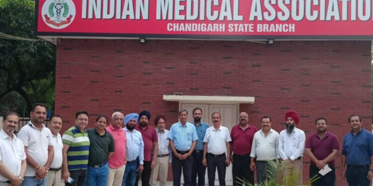 ਰੋਟਰੀ ਕਲੱਬ ਚੰਡੀਗੜ ਸੈਟਰਲ ਵੱਲੋ ਭਲਕੇ ਮਣਾਇਆ ਜਾਵੇਗਾ ਡਾਕਟਰ ਦਿਵਸ ਪੰਜਾਬ ਦੇ ਗਵਰਨਰ ਬਨਵਾਰੀਲਾਲ ਪ੍ਰੋਹਿਤ ਹੋਣਗੇ ਮੁੱਖ ਮਹਿਮਾਨ