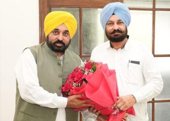ਭਗਵੰਤ ਮਾਨ ਨੇ ‘ਆਪ’ ਪੰਜਾਬ ਦੇ ਕਾਰਜਕਾਰੀ ਪ੍ਰਧਾਨ ਪ੍ਰਿੰਸੀਪਲ ਬੁੱਧ ਰਾਮ ਨਾਲ ਮੁਲਾਕਾਤ ਕੀਤੀ
