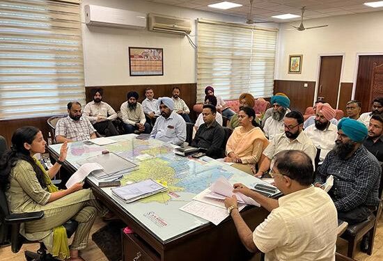 ਪਟਿਆਲਾ: DC ਵੱਲੋਂ ਆਯੂਸ਼ਮਾਨ ਭਾਰਤ ਸਰਬੱਤ ਸਿਹਤ ਬੀਮਾ ਯੋਜਨਾ ਦਾ ਜਾਇਜ਼ਾ