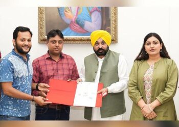 ਨਵੀਂ ਸੋਚ ਨੂੰ ਇੰਡਸਟਰੀ ਦਾ ‘ਗ੍ਰੀਨ ਸਿਗਨਲ’: ਮਾਨ ਨੇ ਸਨਅਤਕਾਰਾਂ ਨੂੰ ਦਿੱਤੇ ਹਰੇ ਰੰਗ ਦੇ ਸਟੈਂਪ ਪੇਪਰ