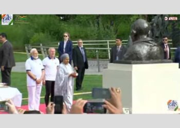 ਪੀ.ਐੱਮ ਮੋਦੀ ਦਾ ਅਮਰੀਕਾ ‘ਚ ਯੋਗ, UN ਹੈੱਡਕੁਆਰਟਰ ਯੋਗ ਕਰਨ ਪੁੱਜੇ ਸੈਂਕੜੇ ਲੋਕ