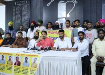 ਸਿਹਤ ਮੰਤਰੀ ਦੀ ਵਾਅਦਾ ਖਿਲਾਫ਼ੀ ਤੋਂ ਭੜਕੇ 108 ਐਂਬੂਲੈਂਸ ਕਰਮਚਾਰੀ