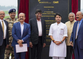 ਦਿੱਲੀ ਹਵਾਈ ਅੱਡੇ ਦੇ ਚੌਥੇ ਰਨਵੇ ਦਾ ਉਦਘਾਟਨ ਕੀਤਾ