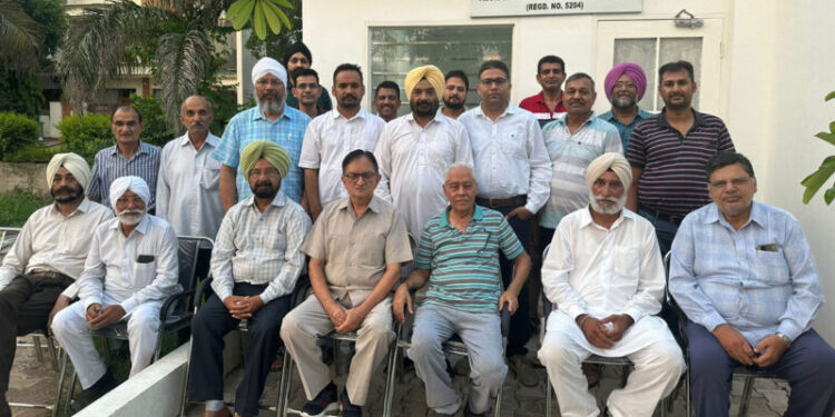 ਮੁਹਾਲੀ ਨਗਰ ਨਿਗਮ ਵਿੱਚ ਖਰੜ ਅਤੇ ਜੀਰਕਪੁਰ ਨੂੰ ਸ਼ਾਮਿਲ ਕਰਨ ਤੋਂ ਪਹਿਲਾਂ ਆਪਣੇ ਏਰੀਏ ਦੇ ਸੈਕਟਰਾਂ ਨੂੰ ਨਿਗਮ ਵਿੱਚ ਸ਼ਾਮਿਲ ਕਰਨ ਦੀ ਮੰਗ