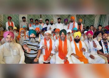 ਪਿੰਡ ਧੂਲਕਾ ਦੀ ਸਮੂਹ ਕਾਂਗਰਸੀ ਪੰਚਾਇਤ ਅਤੇ ਸੈਕੜੇ ਪਰਿਵਾਰ ਆਮ ਆਦਮੀ ਪਾਰਟੀ ਵਿੱਚ ਸ਼ਾਮਿਲ