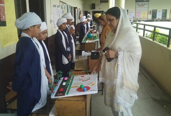 ਅਕਾਲ ਅਕੈਡਮੀ ਫਤਿਹਗੜ੍ਹ ਗੰਢੂਆਂ ਵਿਖੇ ਵਿਦਿਆਰਥੀਆਂ ਵੱਲੋਂ ਵਿੱਦਿਅਕ ਪ੍ਰਦਰਸ਼ਨੀ ਲਗਾਈ ਗਈ