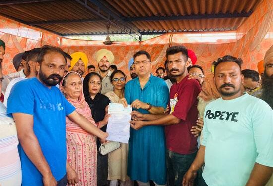 ਕੈਬਨਿਟ ਮੰਤਰੀ ਅਮਨ ਅਰੋੜਾ ਨੇ ਗਊਸ਼ਾਲਾ ਗਾਹੁ ਪੱਤੀ ਵਿਖੇ ਆਯੋਜਿਤ ਸਮਾਗਮ ਦੌਰਾਨ ਲੌਂਗੋਵਾਲ ਇਲਾਕੇ ਦੇ ਵਿਕਾਸ ਲਈ ਵੰਡੀ 5.28 ਕਰੋੜ ਰੁਪਏ ਦੀ ਗ੍ਰਾਂਟ
