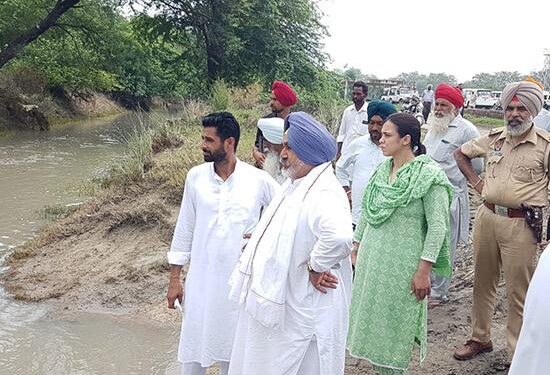 ਜੌੜਾਮਾਜਰਾ ਵੱਲੋਂ ਹੜ੍ਹਾਂ ਦੇ ਨੁਕਸਾਨ ਦਾ ਜਾਇਜ਼ਾ ਲੈਣ ਲਈ ਪ੍ਰਭਾਵਿਤ ਪਿੰਡਾਂ ਦਾ ਦੌਰਾ, ਹਰ ਸੰਭਵ ਮਦਦ ਦਾ ਭਰੋਸਾ