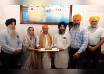 ਸ਼੍ਰੀ ਹਰਿਮੰਦਰ ਸਾਹਿਬ ਨਤਮਸਤਕ ਹੋਏ ਹਿਮਾਚਲ ਪ੍ਰਦੇਸ਼ ਦੇ ਗਵਰਨਰ