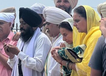 ਪ੍ਰਨੀਤ ਕੌਰ ਅਤੇ ਜੈ ਇੰਦਰ ਕੌਰ ਨੇ ਪਟਿਆਲਾ ਦੀ ਬੜੀ ਨਦੀ ਨੂੰ ਰਵਾਇਤੀ ਨੱਥ ਅਤੇ ਚੂੜਾ ਭੇਂਟ ਕੀਤਾ