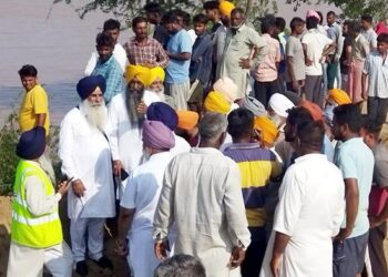 ਹਰਿਆਣਾ ਸਰਹੱਦ ’ਤੇ ਹੜ੍ਹ ਨਾਲ ਪ੍ਰਭਾਵਤ ਪਿੰਡਾਂ ’ਚ ਲੰਗਰ ਵਰਤਾਉਣ ਪੁੱਜੀ ਸ਼੍ਰੋਮਣੀ ਕਮੇਟੀ