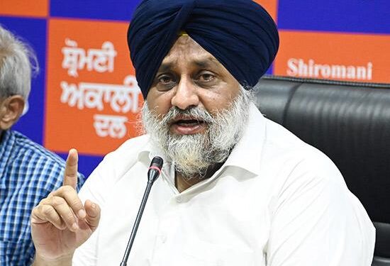 ਅਕਾਲੀ ਦਲ ਨੇ ਸਿੱਖ ਵਿਰੋਧੀ ਪਾਰਟੀ ਦੀ ਸਰਕਾਰ ਤੇ ਇਸਦੀਆਂ ਕਠਪੁਤਲੀਆਂ ਦੀ ਆਨੰਦ ਮੈਰਿਜ ਐਕਟ ਬਾਰੇ ਮੀਟਿੰਗ ਕੀਤੀ ਰੱਦ: ਸੁਖਬੀਰ ਬਾਦਲ
