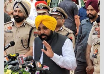 ਮੁੱਖ ਮੰਤਰੀ ਨੇ ਮਨੁੱਖੀ ਤਸਕਰੀ ਵਿਰੋਧੀ ਯੂਨਿਟ ਨੂੰ ਹੋਰ ਮਜ਼ਬੂਤ ਕਰਨ ਲਈ ਹਾਈ-ਟੈੱਕ ਵਾਹਨਾਂ ਨੂੰ ਹਰੀ ਝੰਡੀ ਦੇ ਕੇ ਰਵਾਨਾ ਕੀਤਾ