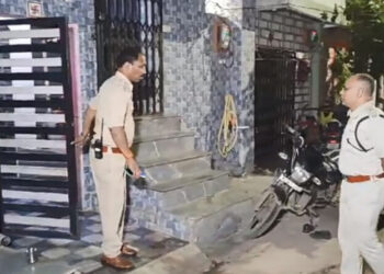 ਕੁੱਤਿਆਂ ਕਰਕੇ ਗੁਆਂਢੀਆਂ ਨਾਲ ਹੋਈ ਲੜਾਈ ਦੌਰਾਨ ਚੱਲੀਆਂ ਗੋਲੀਆਂ, 2 ਦੀ ਮੌਤ 6 ਜਖ਼ਮੀ