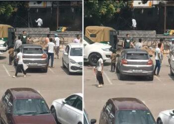 ਫੇ੭ 3 ਬੀ 2 ਦੀ ਮਾਰਕੀਟ ਵਿੱਚ ਮੁੜ ਲਹਿਰਾਈਆਂ ਕਿਰਪਾਨਾਂ ਦੁਪਹਿਰ ਵੇਲੇ ਇੱਕਠੇ ਨੌਜਵਾਨਾਂ ਨੇ ਮਾਰਕੀਟ ਵਿੱਚ ਪਾਇਆ ਖੜਦੂੰਗ