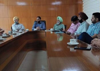 ਸਮਾਂ ਪੁਗਾ ਚੁੱਕੀਆਂ ਪਾਈਪਾਂ ਨੂੰ ਤਬਦੀਲ ਕਰਨਾ ਸਮੇਂ ਦੀ ਲੋੜ : ਮੇਅਰ ਜੀਤੀ ਸਿੱਧੂ ਡਰੇਨੇਜ਼ ਅਤੇ ਸੀਵਰੇਜ ਸਿਸਟਮ ਦੀ ਬਹਾਲੀ ਲਈ ਮੇਅਰ ਨੇ ਕੀਤੀ ਅਧਿਕਾਰੀਆਂ ਨਾਲ ਮੀਟਿੰਗ