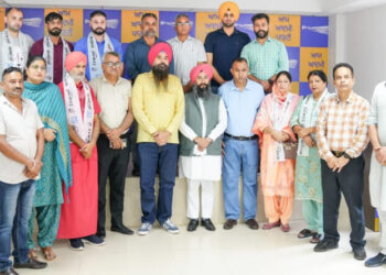 ਪੰਜਾਬ ਦੀ ਤਰੱਕੀ ਲਈ ਕੰਮ ਕਰਨ ਵਾਲੇ ਲੋਕਾਂ ਦਾ ਆਮ ਆਦਮੀ ਪਾਰਟੀ ਵਿੱਚ ਹਮੇਸ਼ਾ ਸੁਆਗਤ : ਜਗਰੂਪ ਸਿੰਘ ਸੇਖਵਾਂ ਨਵਾਂਸ਼ਹਿਰ ਦੇ ਕਈ ਆਗੂ ਤੇ ਪ੍ਰਮੁੱਖ ਸ਼ਖਸ਼ੀਅਤਾਂ ਆਪ ਵਿੱਚ ਸ਼ਾਮਲ