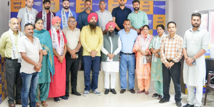 ਪੰਜਾਬ ਦੀ ਤਰੱਕੀ ਲਈ ਕੰਮ ਕਰਨ ਵਾਲੇ ਲੋਕਾਂ ਦਾ ਆਮ ਆਦਮੀ ਪਾਰਟੀ ਵਿੱਚ ਹਮੇਸ਼ਾ ਸੁਆਗਤ : ਜਗਰੂਪ ਸਿੰਘ ਸੇਖਵਾਂ ਨਵਾਂਸ਼ਹਿਰ ਦੇ ਕਈ ਆਗੂ ਤੇ ਪ੍ਰਮੁੱਖ ਸ਼ਖਸ਼ੀਅਤਾਂ ਆਪ ਵਿੱਚ ਸ਼ਾਮਲ