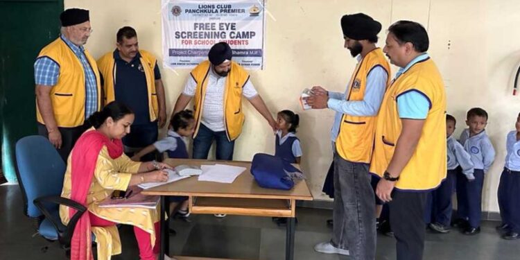 ਲਾਇਨਜ਼ ਕਲੱਬ ਪੰਚਕੂਲਾ ਪ੍ਰੀਮੀਅਰ ਨੇ ਅੱਖਾਂ ਦੀ ਜਾਂਚ ਕੈਂਪ ਲਗਾਇਆ