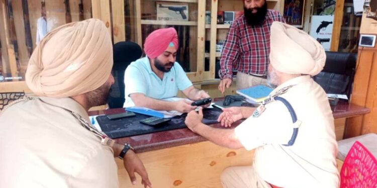 ਮੁਹਾਲੀ ਪੁਲੀਸ ਵਲੋਂ ਗਨ ਹਾਊਸਾਂ ਦੀ ਚੈਕਿੰਗ