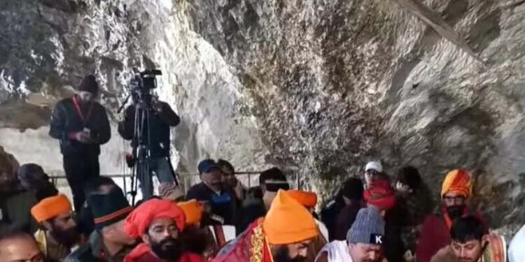 ਛੜੀ ਮੁਬਾਰਕ ਦੀ ਪੂਜਾ ਨਾਲ ਸਮਾਪਤ ਹੋਈ ਅਮਰਨਾਥ ਯਾਤਰਾ, 4.42 ਲੱਖ ਸ਼ਰਧਾਲੂਆਂ ਨੇ ਇਸ ਵਾਰ ਕੀਤੇ ਦਰਸ਼ਨ