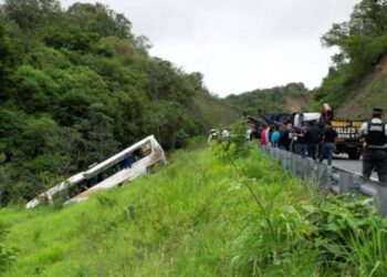 ਮੈਕਸੀਕੋ ਵਿੱਚ ਡੂੰਘੀ ਖੱਡ ਵਿੱਚ ਬੱਸ ਡਿੱਗਣ ਕਾਰਨ 18 ਵਿਅਕਤੀਆਂ ਦੀ ਮੌਤ