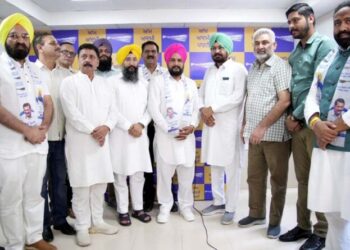 ਪਠਾਨਕੋਟ ਅਤੇ ਗੁਰਦਾਸਪੁਰ ਦੀਆਂ ਪ੍ਰਮੁੱਖ ਸ਼ਖਸੀਅਤਾਂ ‘ਆਪ’ ਵਿੱਚ ਹੋਈਆਂ ਸ਼ਾਮਲ