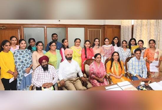 ਡਾ. ਬਲਜੀਤ ਕੌਰ ਨੇ 14 ਸੁਪਰਵਾਈਜ਼ਰਾਂ ਅਤੇ 2 ਕਲਰਕਾਂ ਨੂੰ ਸੌਂਪੇ ਨਿਯੁਕਤੀ ਪੱਤਰ