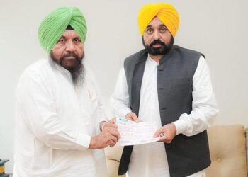 ਹਰਚੰਦ ਬਰਸਟ ਵੱਲੋਂ ਹੜ੍ਹ ਰਾਹਤ ਕਾਰਜਾਂ ਲਈ ਇੱਕ ਮਹੀਨੇ ਦੀ ਤਨਖ਼ਾਹ ਦਾ ਮੁੱਖ ਮੰਤਰੀ ਰਾਹਤ ਫ਼ੰਡ ਵਿੱਚ ਯੋਗਦਾਨ